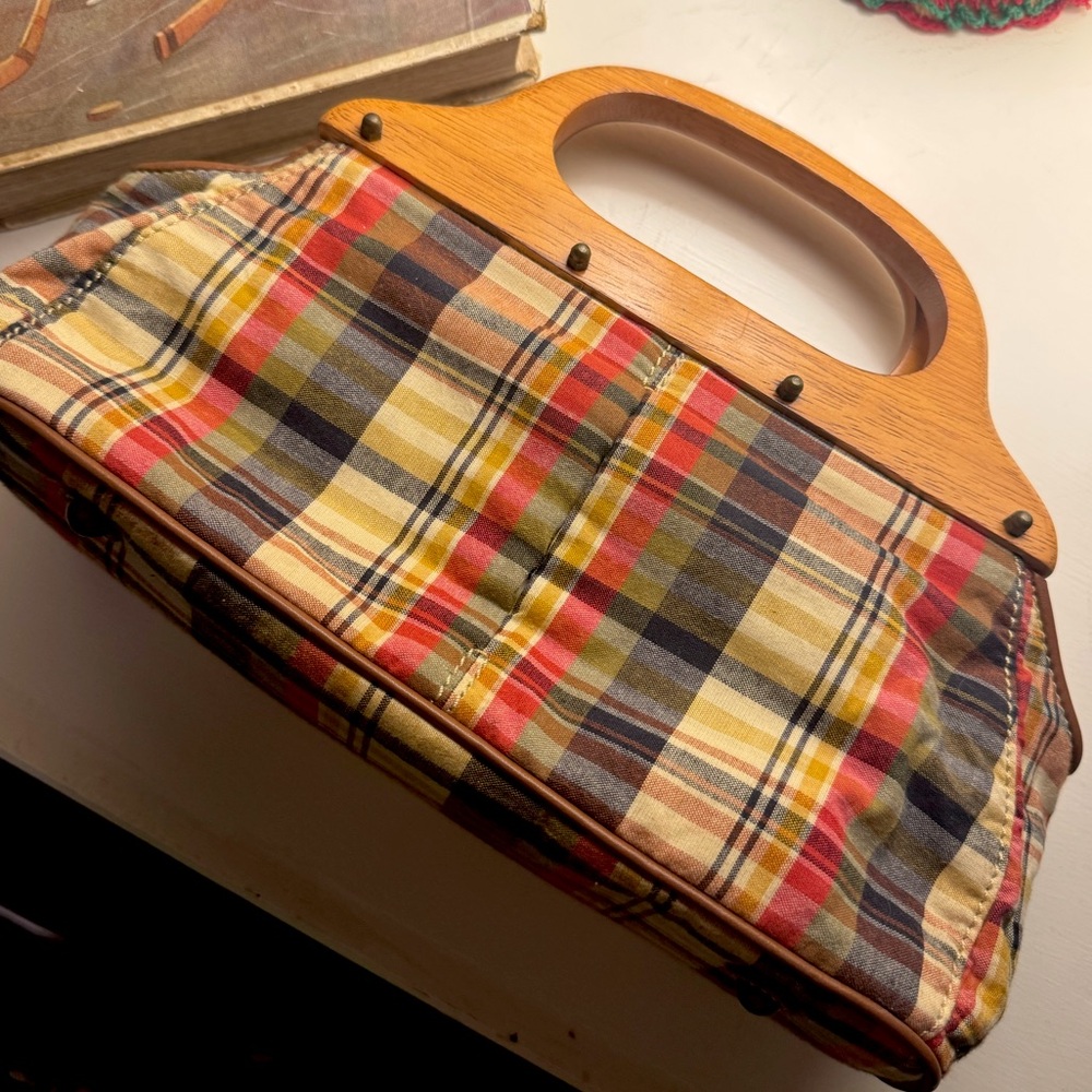 Vintage J. CREW Preppy plaid Bermuda bag with wooden handles